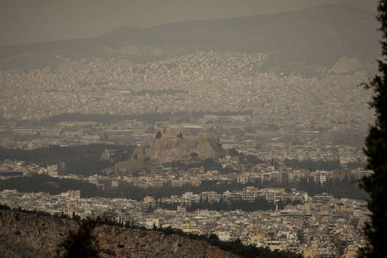 Αφρικανική σκόνη: Πόσο επικίνδυνη είναι -Τι λένε οι ειδικοί [vid]