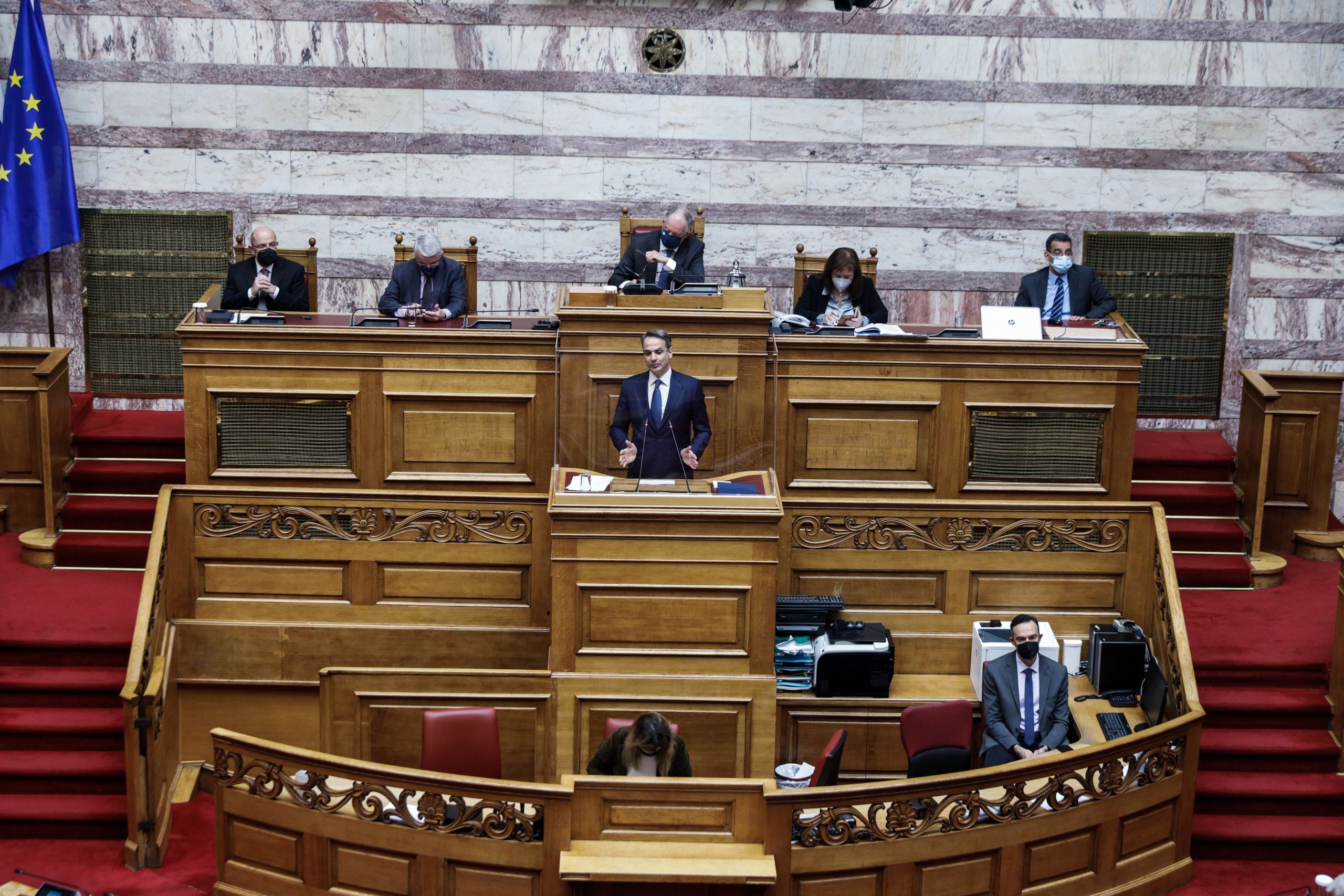 Κυριάκος Μητσοτάκης: Ξεκίνησε η ομιλία του πρωθυπουργού στη Βουλή για την Ουκρανία