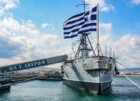 Εξοπλιστικά: Στο θωρηκτό «Αβέρωφ» θα μπουν οι υπογραφές για την απόκτηση  γαλλικών φρεγατών και νέων Rafale