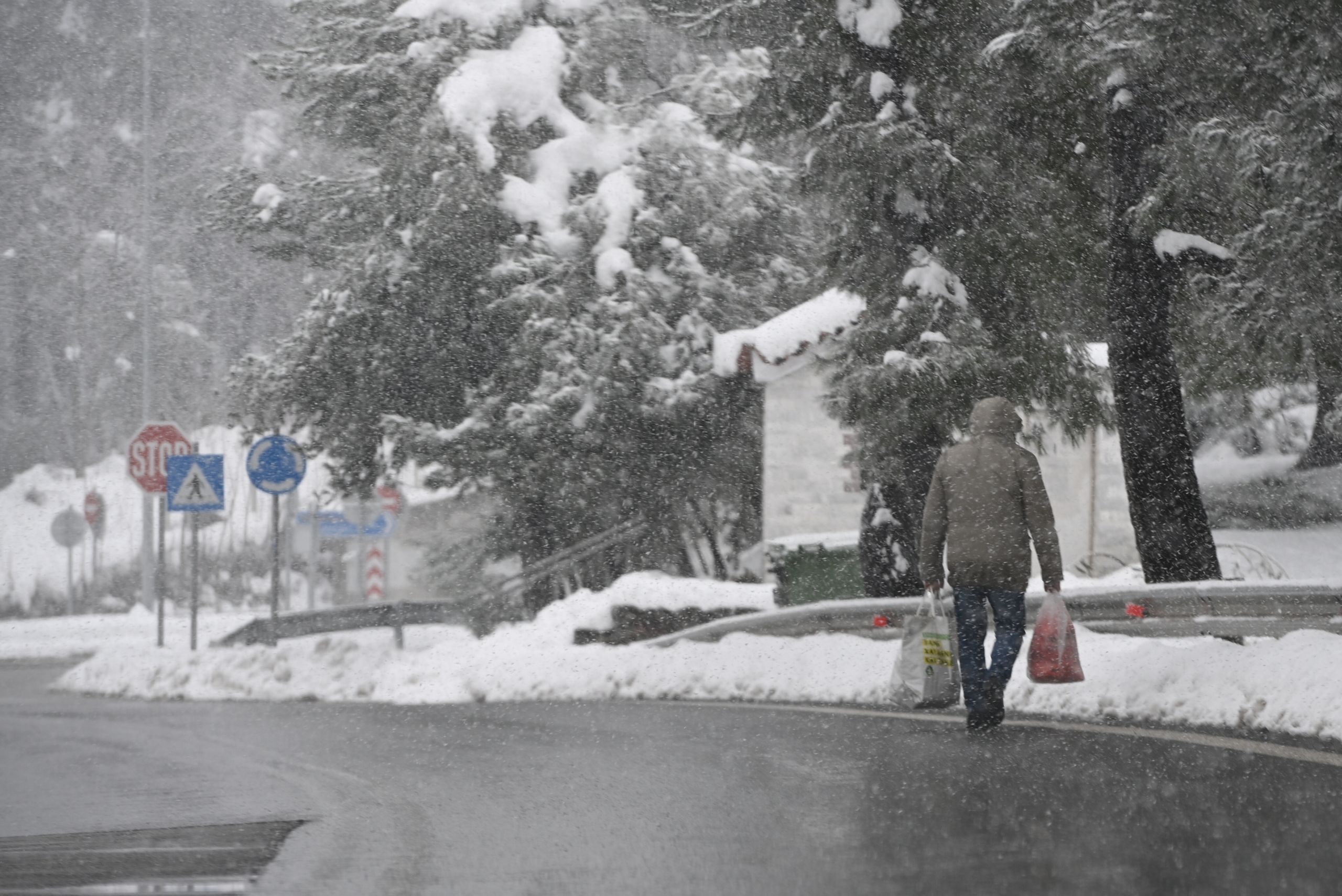 Κακοκαιρία: Βροχές και χιόνια σε όλη την χώρα