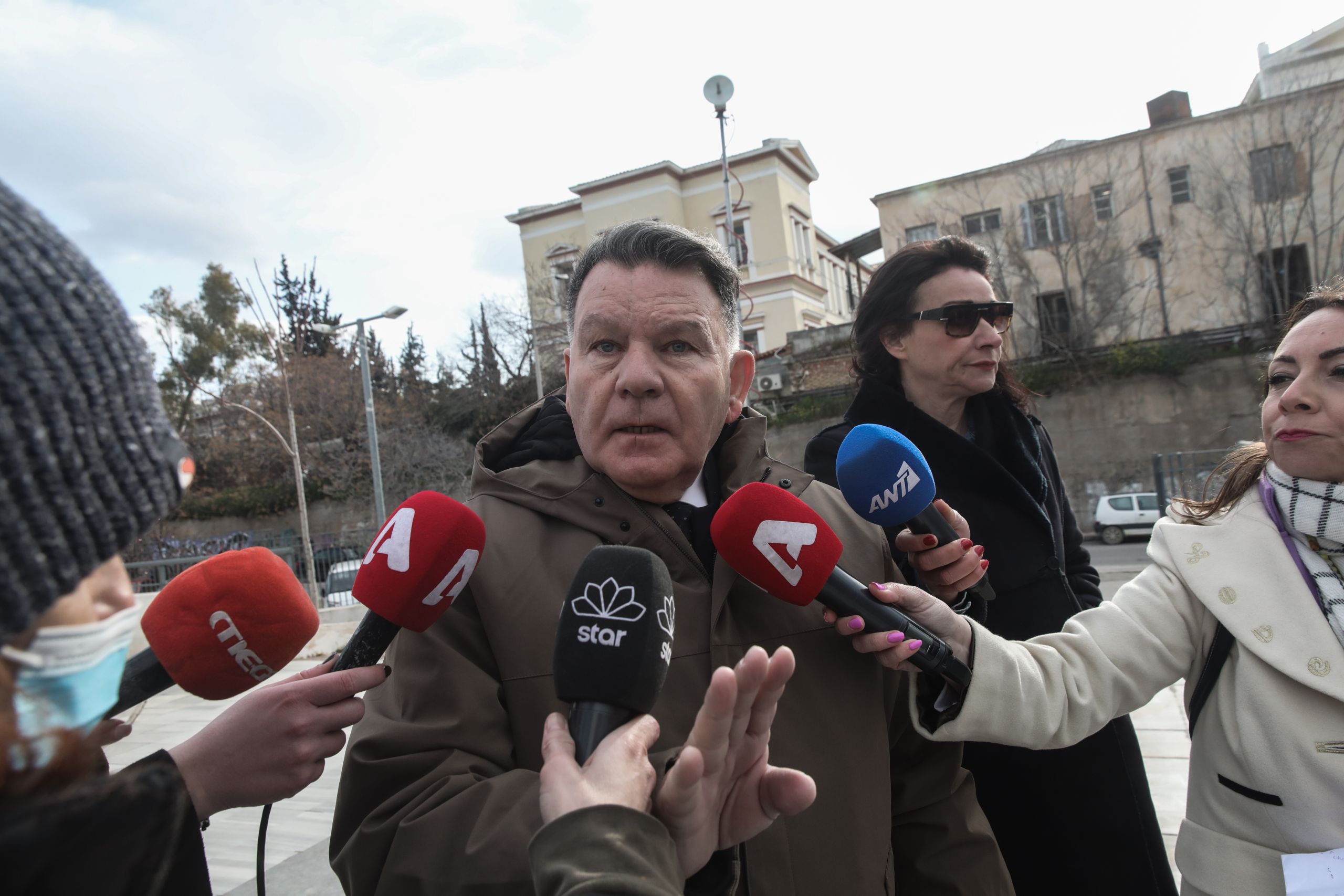 Δημήτρης Λιγνάδης: Διεκόπη η δίκη μετά από σύγκρουση Κούγια και Βλάχου