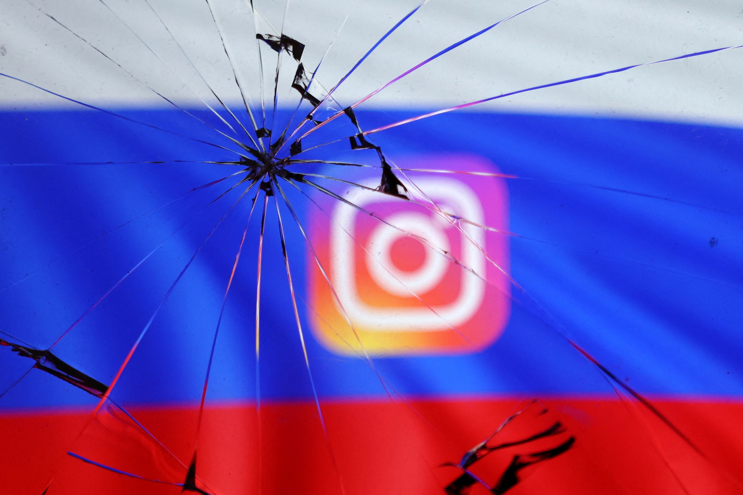 Facebook και Instagram επιτρέπουν την υποκίνηση σε βία κατά Ρώσων και Πούτιν