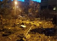 Ουκρανία: Συντρίμμια πυραύλου χτύπησαν πολυκατοικία