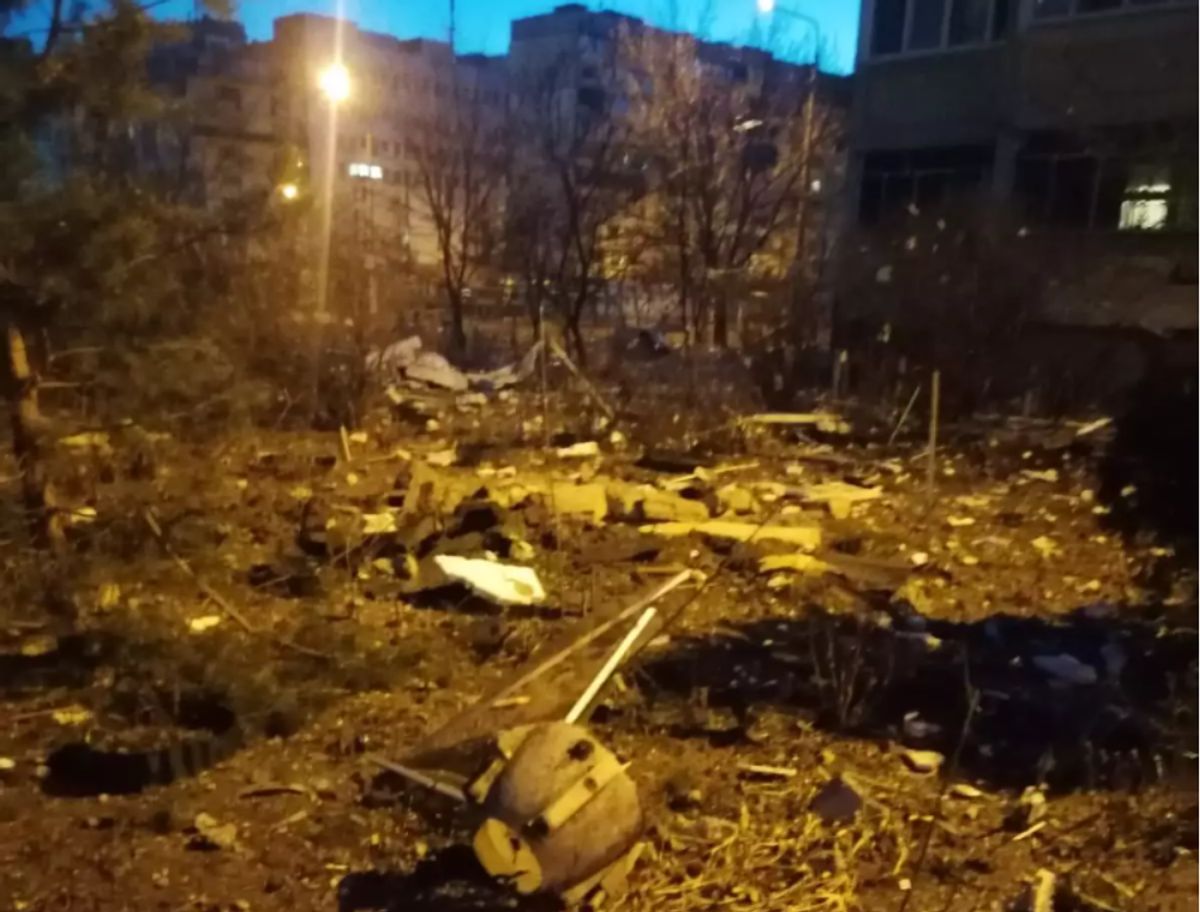 Ουκρανία: Συντρίμμια πυραύλου χτύπησαν πολυκατοικία
