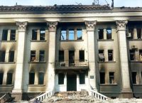 Ουκρανία: 300 νεκροί στο βομβαρδισμένο θέατρο στη Μαριούπολη