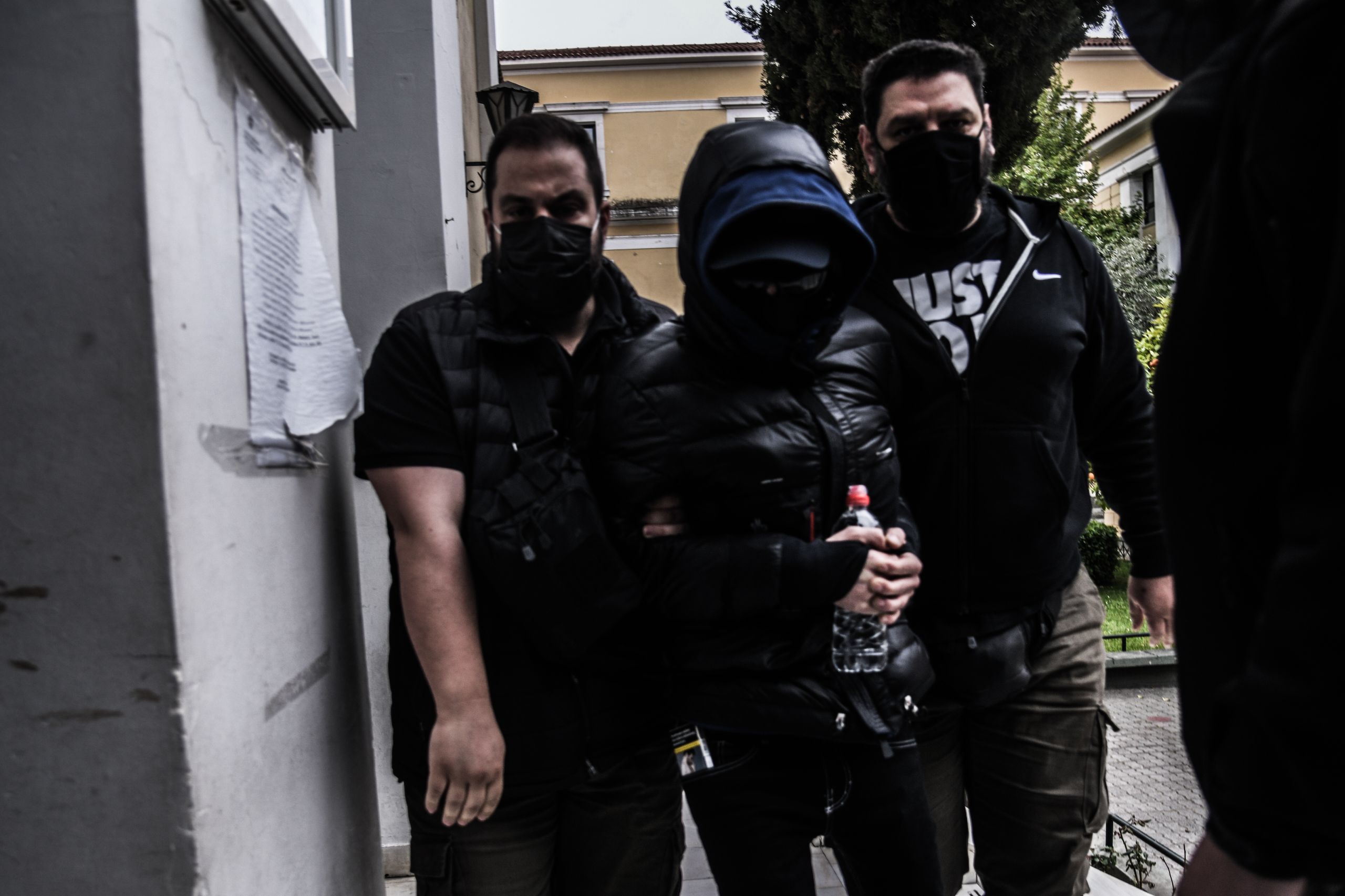 Ξανά ελεύθερος με περιοριστικούς όρους ο Μένιος Φουρθιώτης