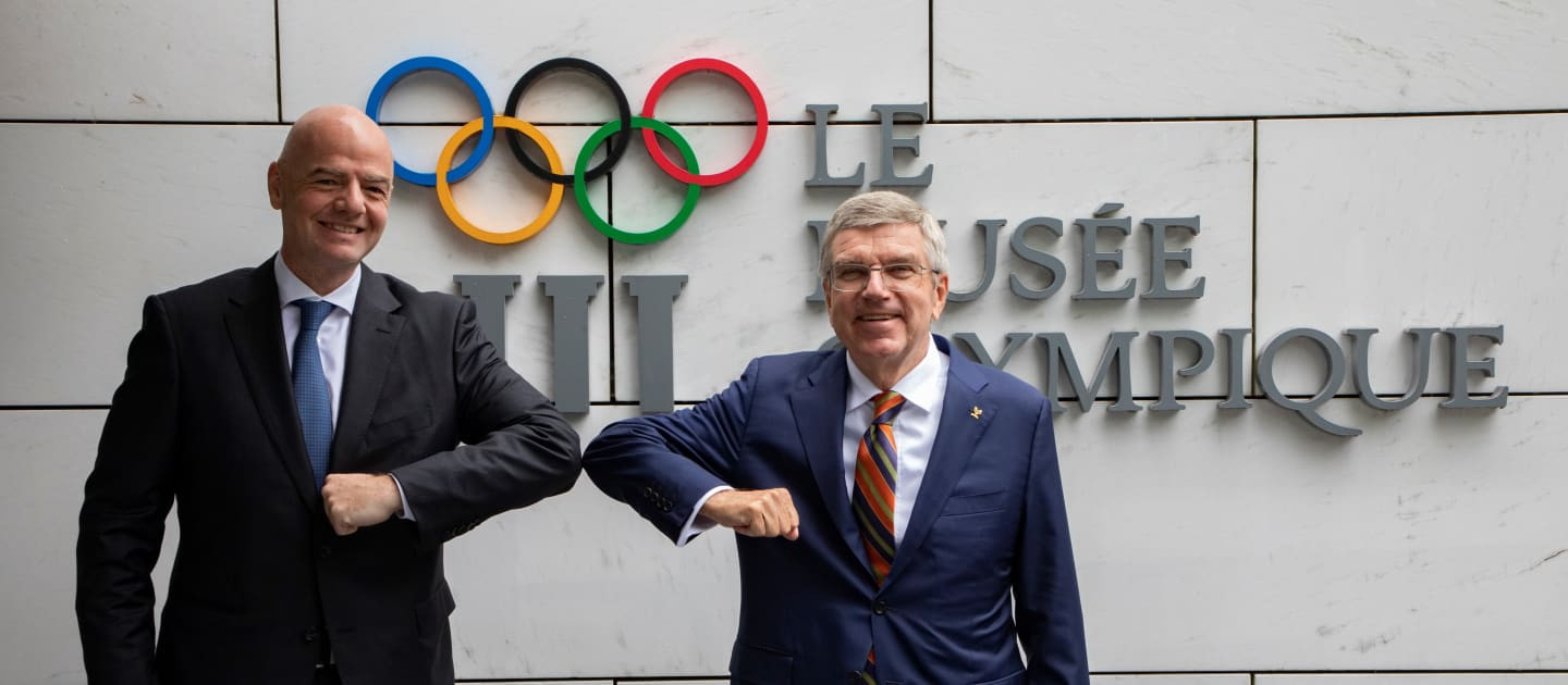 Οι αθλητικοί φορείς IOC και Fifa ήταν συνένοχοι στις πράξεις του Πούτιν