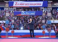 Σε φιλοπολεμική φιέστα για την Κριμαία ο Πούτιν – Γιατί διεκόπη ξαφνικά η ομιλία του [vid]