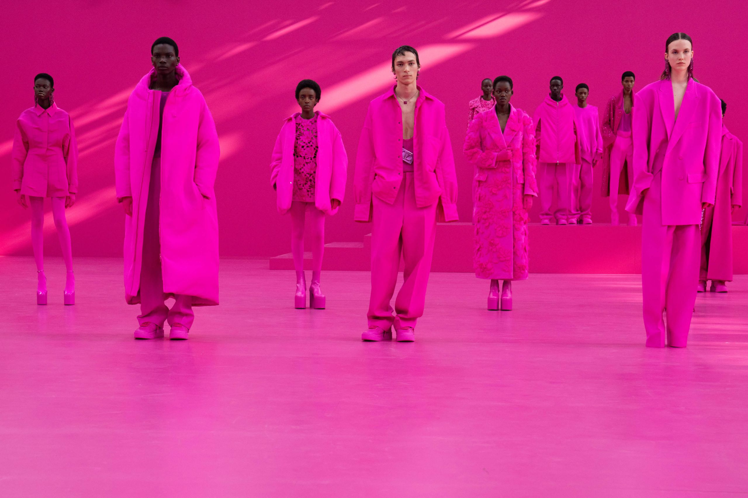 Biggest designer trends: 5 τάσεις μόδας που δεν πρέπει να λείπουν από την ντουλάπα σου