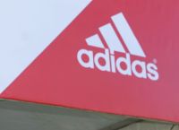 Πόλεμος στην Ουκρανία: Η Adidas διέκοψε τη συνεργασία της με τη ρωσική ποδοσφαιρική ομοσπονδία
