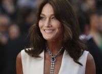 Carla Bruni: Τα 5 μαρτυρικά χρόνια ως Πρώτη Κυρία