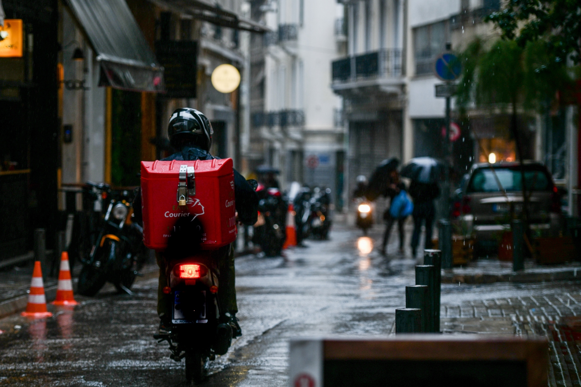 Υπουργείο Εργασίας: Οι ψηφιακές πλατφόρμες θα καλύπτουν τα έξοδα για τον εξοπλισμό των διανομέων