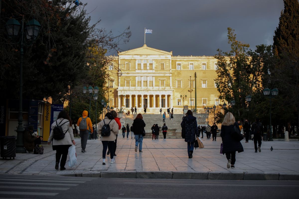 Επίδομα ακρίβειας: Ποια νοικοκυριά θα λάβουν 400 ευρώ και ποια αποκλείονται