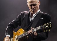 Bryan Adams: «Έγραψα το καλοκαίρι του ’69 μόνο γιατί με έκανε να γελάσω»