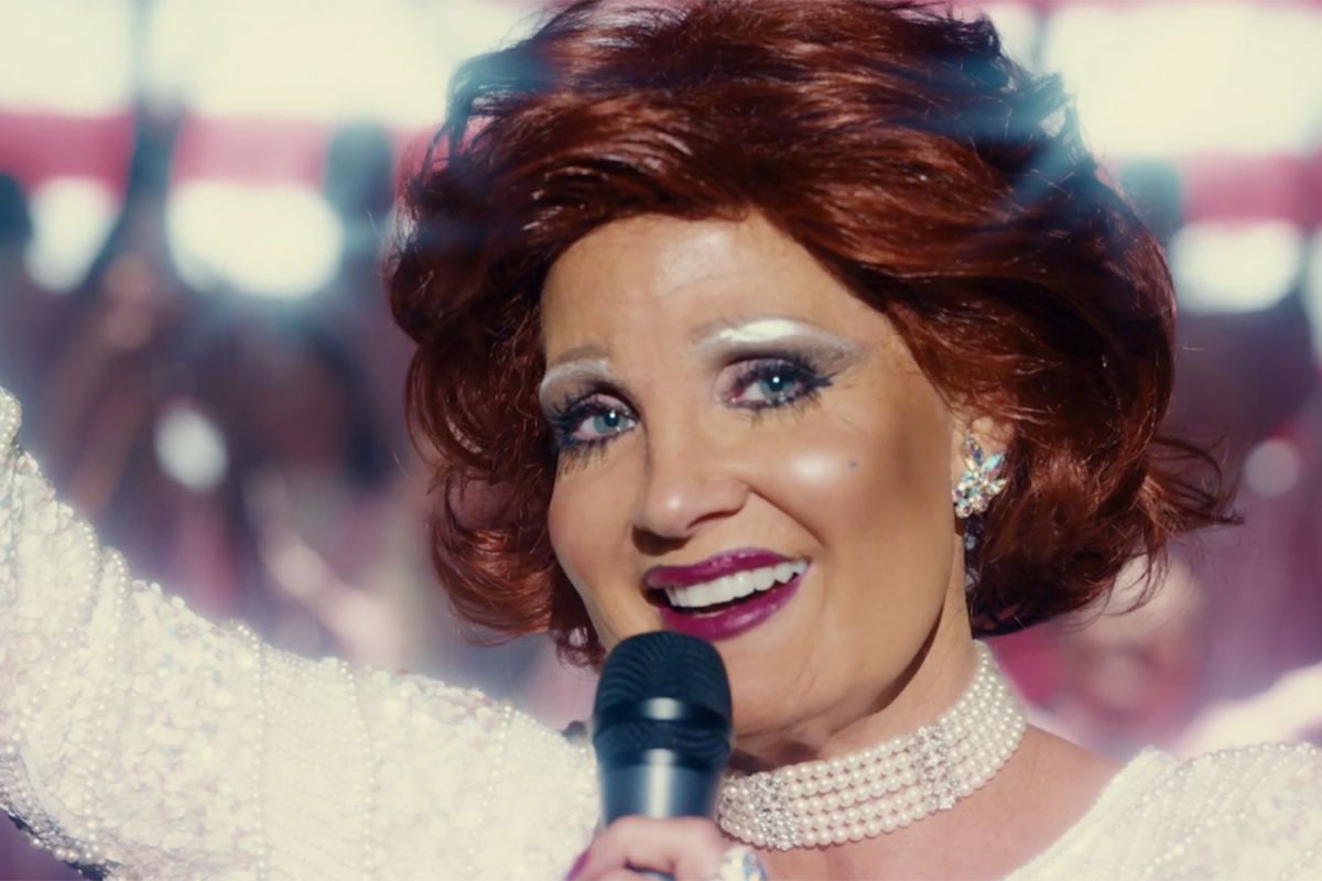 «The Eyes of Tammy Faye»: Μια γυναίκα που βαφόταν κλόουν για να μοιράσει χαρά στους άλλους