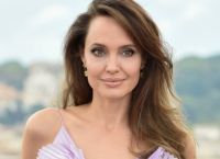 Angelina Jolie: Προτίμησε να δει παιδιά από την Ουκρανία σε νοσοκομείο της Ιταλίας παρά να πάει στα Οσκάρς
