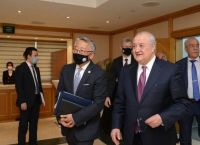 Το Ουζμπεκιστάν, σύμμαχος της Ρωσίας, ζητά ειρηνική επίλυση της σύγκρουσης