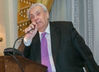 Η επιχειρηματική δράση και η μυθική ζωή του Δημήτρη Κοντομηνά