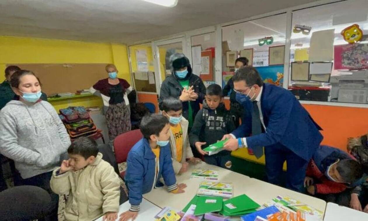 Μέγαρο Μαξίμου: Έστειλε εκπαιδευτικό υλικό σε Κέντρο Ημέρας για κοινωνικά αποκλεισμένα παιδιά και νέους
