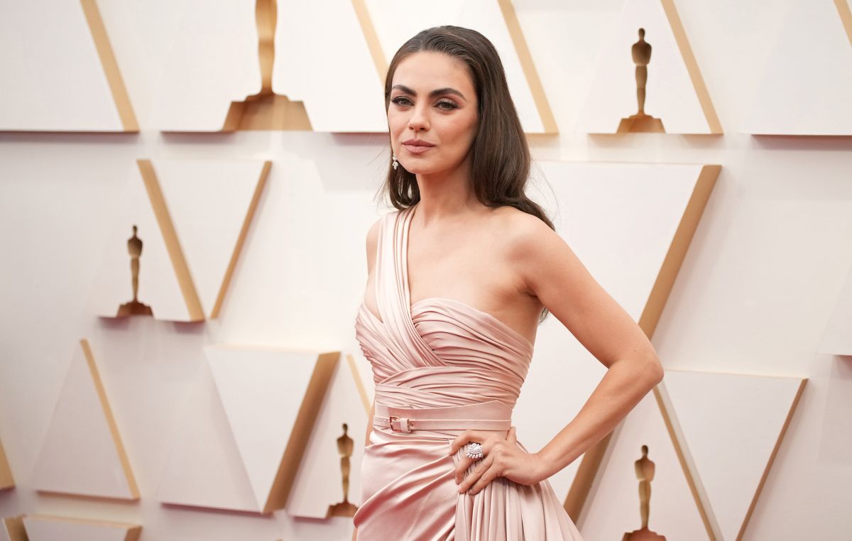 Mila Kunis: Τα συγκηνητικά λόγια της για τον πόλεμο στην Ουκρανία από την σκηνή των Όσκαρ