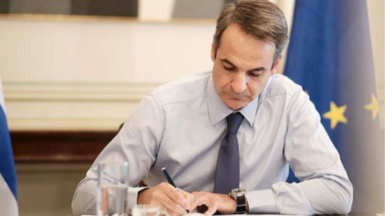 Προ των πυλών ανασχηματισμός και αλλαγή εκλογικού νόμου