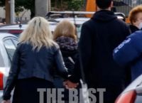 Πάτρα: Χέρι – χέρι οι γονείς στο μνημόσυνο των τριών κοριτσιών – Παρουσία της αστυνομίας  [vid]