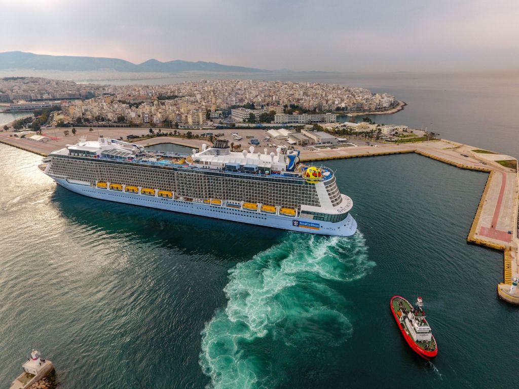 Η επόμενη μέρα στο λιμάνι του Πειραιά μετά το μπλόκο του ΣτΕ