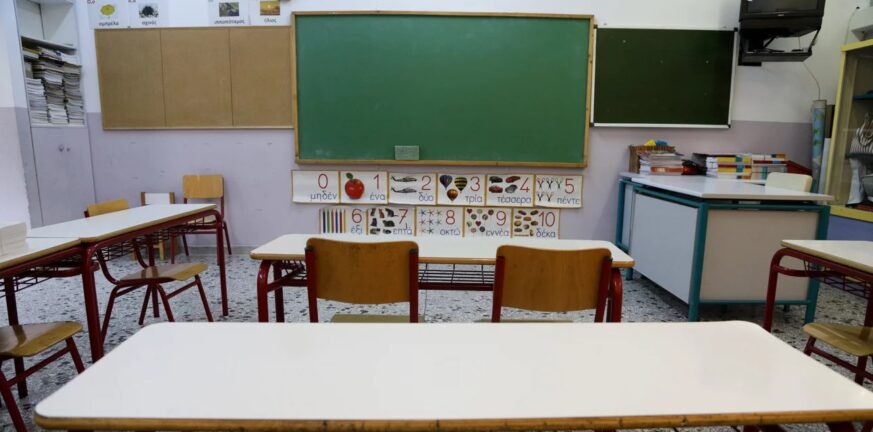 Τέλος ο «μαυροπίνακας», 148 εκατ. ευρώ για διαδραστικούς πίνακες στα σχολεία – Κεραμέως: «Η Παιδεία αλλάζει»