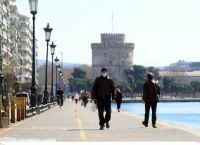 Κρούσματα σήμερα Παρασκευή 15/4: 8.223  νέα κρούσματα,  77 θάνατοι, 329  διασωληνωμένοι