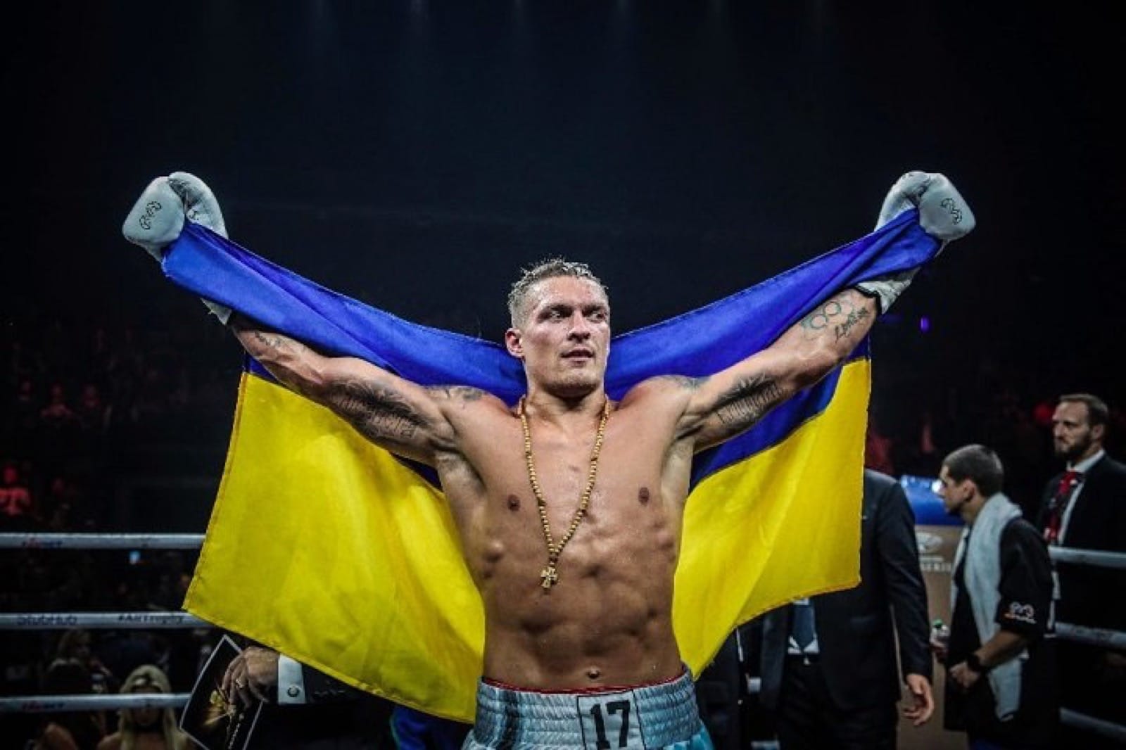 Oleksandr Usyk: «Η ψυχή μου ανήκει στον θεό και το σώμα μου στη χώρα μου», λέει ο πρωταθλητής αφού πολεμάει