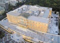 Message of peace for Ukraine with 13,600 flowers in Syntagma square