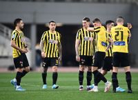 ΑΕΚ-ΠΑΟΚ: Οργισμένο πανό από την Original στο ΟΑΚΑ – «Είστε όλοι ανίκανοι»