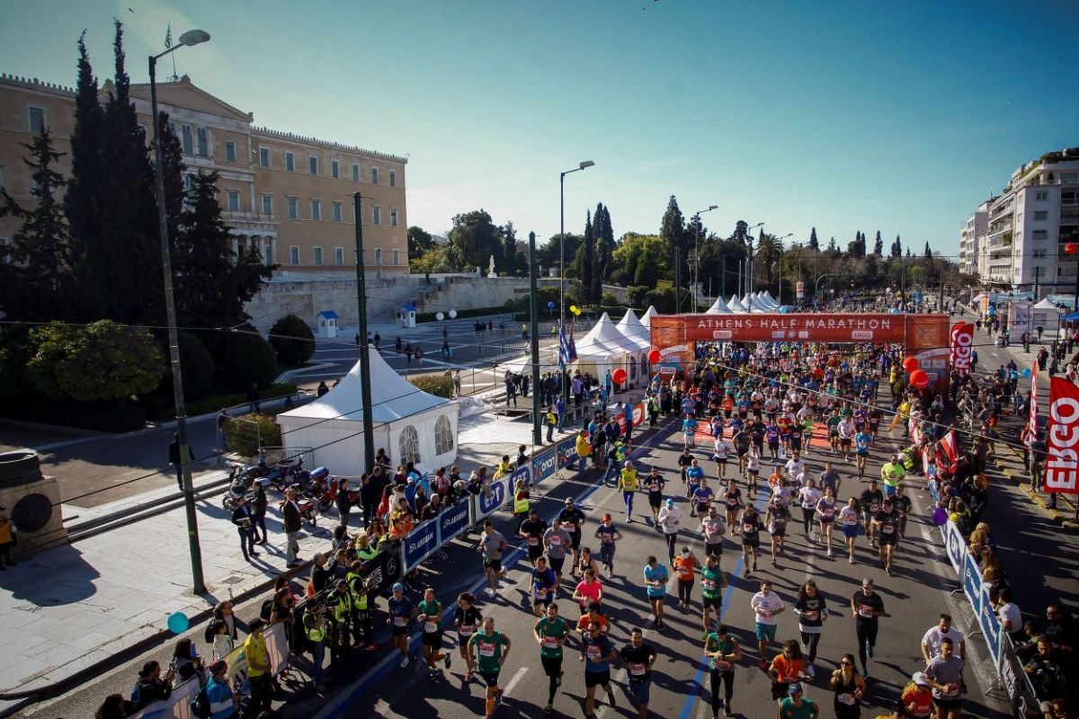 Κυκλοφοριακές ρυθμίσεις στην Αθήνα – Κυριακή 20/3: Κλειστοί δρόμοι για τον 10ο ημιμαραθώνιο