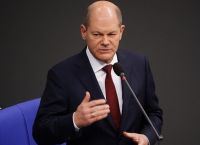 Ο Σολτς άναψε “κόκκινο” στην ταχεία ένταξη της Ουκρανίας στην ΕΕ
