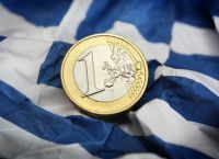 Κομισιόν για Ελληνικό χρέος: «Μέτριοι» οι μακροπρόθεσμοι κίνδυνοι για τη βιωσιμότητα της Ελλάδας