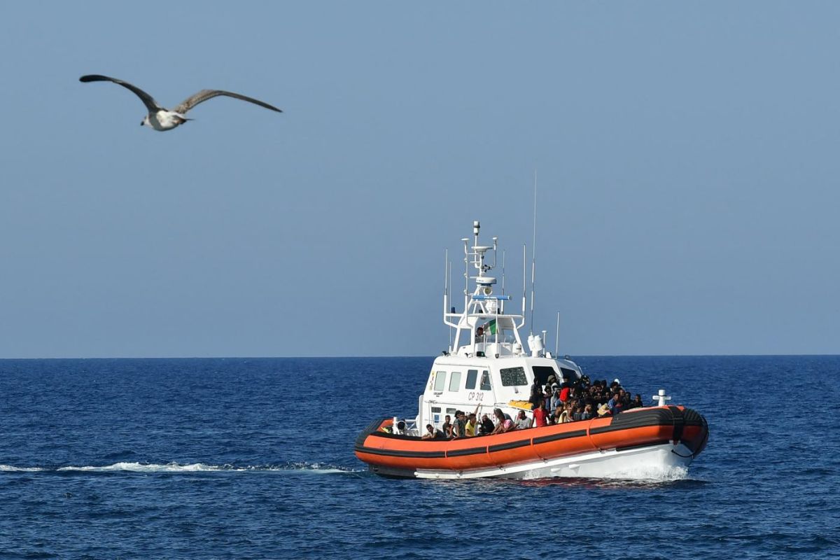Τυνησία: Υπολογίζονται 13 μετανάστες οι οποίοι βρέθηκαν νεκροί ύστερα από τη βύθιση δύο πλοιαρίων