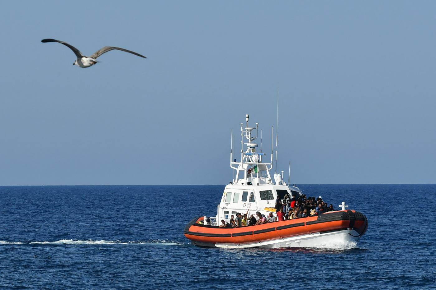 Τυνησία: Υπολογίζονται 13 μετανάστες οι οποίοι βρέθηκαν νεκροί ύστερα από τη βύθιση δύο πλοιαρίων