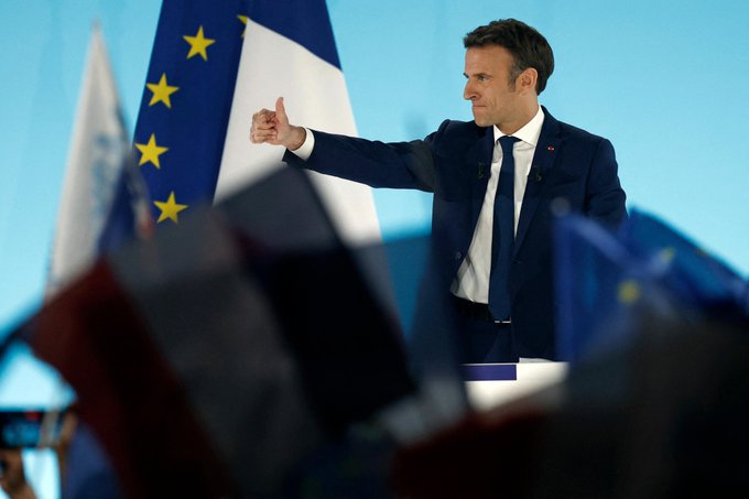 Γαλλικές εκλογές 2022: Νέα δημοσκόπηση δίνει 53% στον Μακρόν στον β’ γύρο