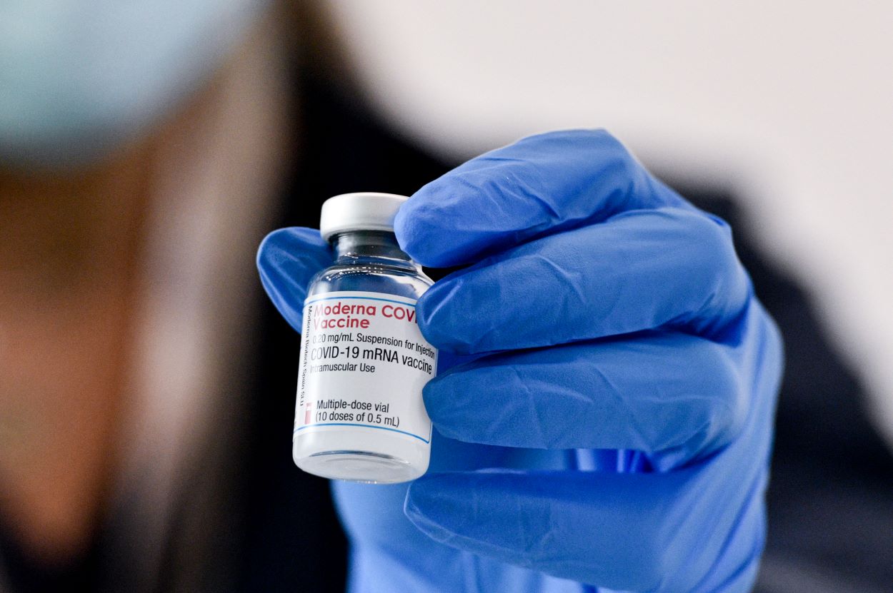 CDC – Εμβόλιο Moderna: Υψηλότερος ο κίνδυνος καρδιακής φλεγμονής σε σχέση με το Pfizer