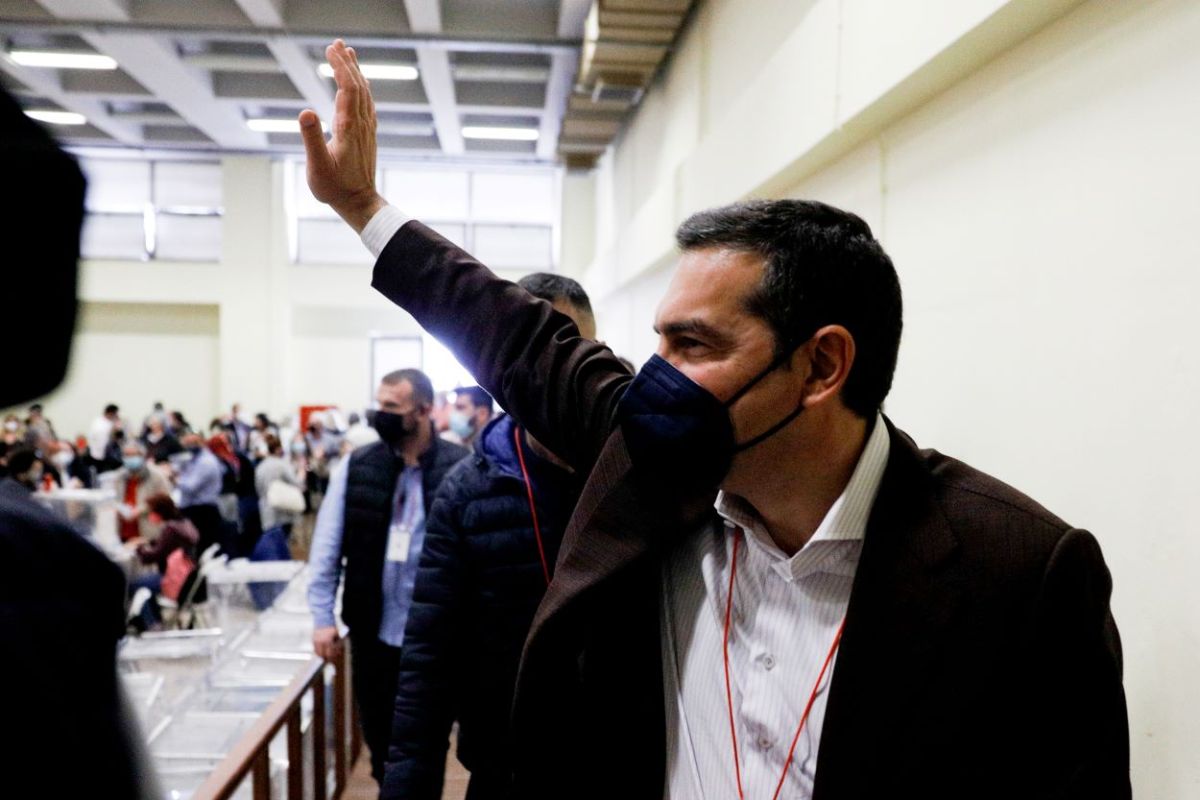 3ο Συνέδριο ΣΥΡΙΖΑ: Εγκρίθηκε η πρόταση Τσίπρα με ισχυρή πλειοψηφία
