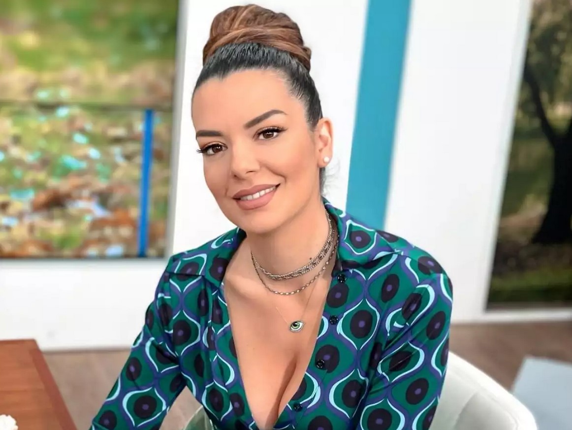 Νικολέττα Ράλλη: Η καυτή φωτογραφία της χωρίς εσώρουχο προκαλεί εγκεφαλικά