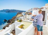 US tourists flock to Greece
