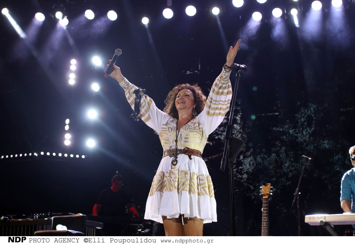 Σοφία Αρβανίτη: Αποκάλυψε ότι η Bonnie Tyler ήρθε σε μαγαζί που τραγουδούσε για να την θαυμάσει