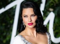Adriana Lima: Αποκάλυψε τι μωρό περιμένει