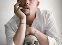 Alexander McQueen: Σε δημοπρασία το βιογραφικό του όσο έψαχνε οίκο να εργαστεί Alexander McQueen: Σε δημοπρασία το βιογραφικό του όσο έψαχνε οίκο να εργαστεί