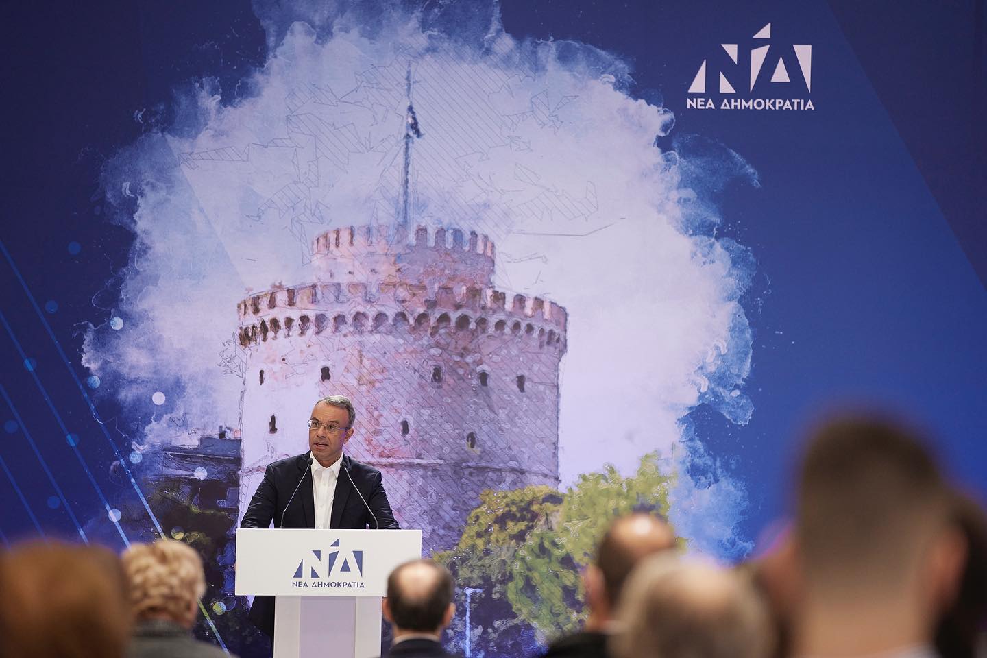 Σταϊκούρας στο προσυνέδριο: Ο πόλεμος δεν θα εκτροχιάσει την ελληνική οικονομία