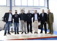 Ο Αυγενάκης επισκέφθηκε τη νέα αίθουσα Άρσης βαρών στη Λιμνοπούλα [pic]