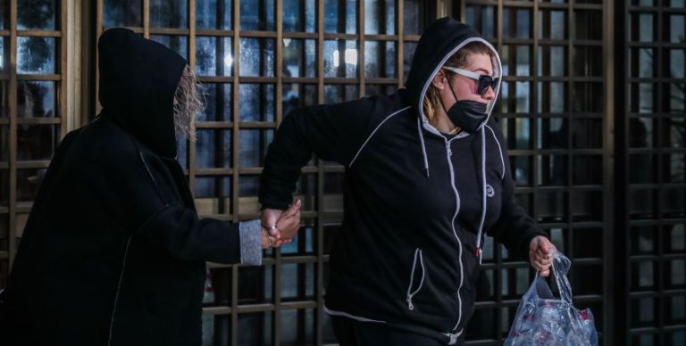 Ρούλα Πισπιρίγκου: Έξαλλη η αδερφή της – “Με ποιο δικαίωμα τα πήραν;” [vid]