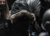 Ρούλα Πισπιρίγκου: Χτυπά το κεφάλι της στον τοίχο