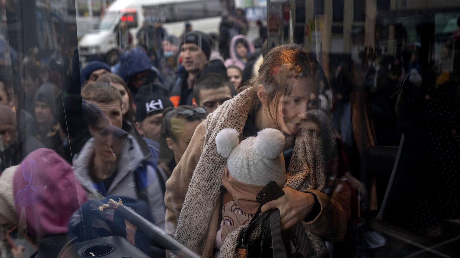 ΟΗΕ: Πάνω από 13.500.000 άνθρωποι εγκατέλειψαν τις εστίες τους στην Ουκρανία